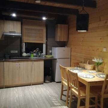 Фото номера Шале с двумя спальнями Лоджи Bojkówka Domki Wypoczynkowe г. Балигруд 45